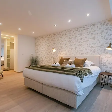 Huswell - Spacious With Parking On Prime Location Appartement *