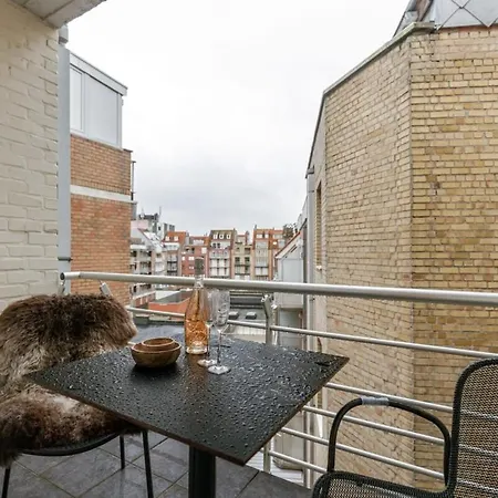 Huswell - Spacious With Parking On Prime Location *
