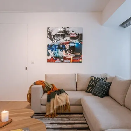 Appartement Huswell - Spacious With Parking On Prime Location *