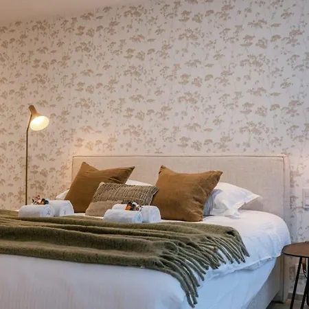 Apartment Huswell - Spacious With Parking On Prime Location *
